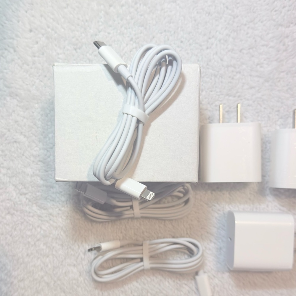 Pack of 3 Fast Charging Chargers (20W USB-C + Lightning Cable) New In Box - Picture 4 of 10